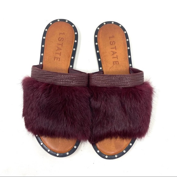 1. State Maroon Purple Red Faux Fur Embellished Leather Flat Sandals - Picture 1 of 8